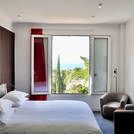 The Address 5* Cassis