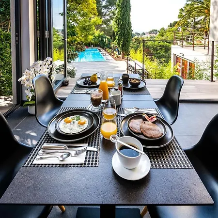 The Address كاسيس