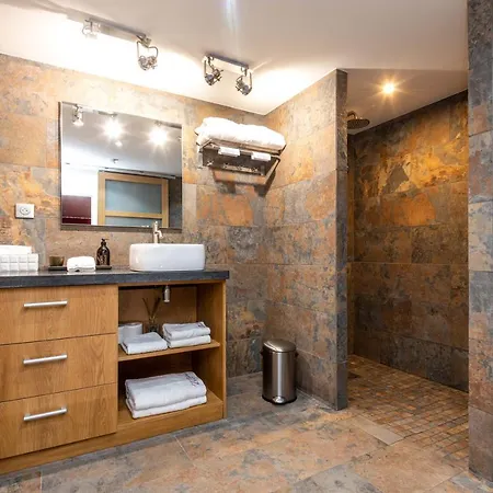 The Address بيت ضيافة 5*