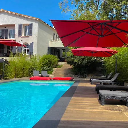 The Address בית הארחה 5*