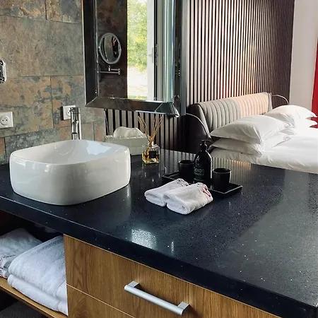 The Address בית הארחה 5*