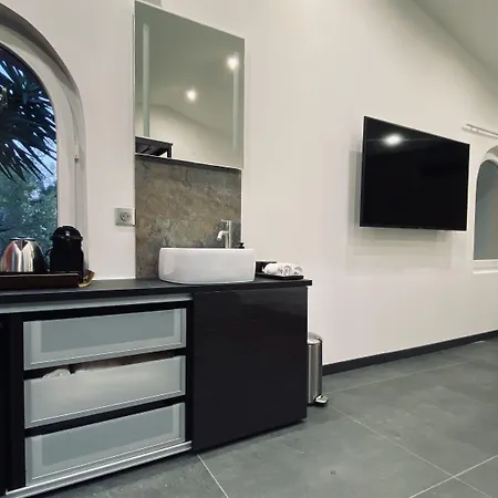 The Address בית הארחה