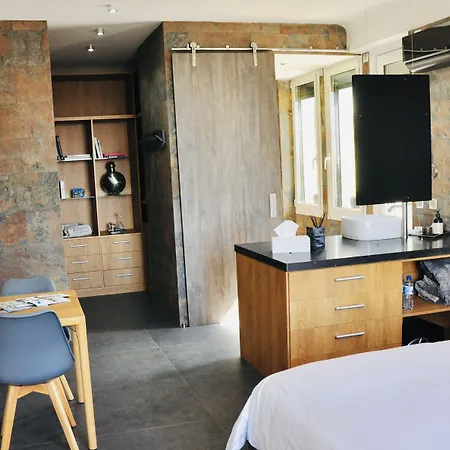 The Address בית הארחה קסיס