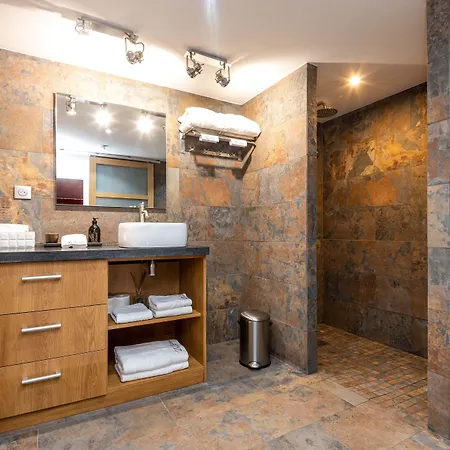 בית הארחה The Address קסיס