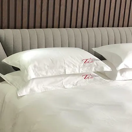 The Address קסיס