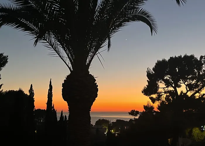 ゲストハウス The Address 5*