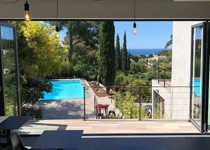 ゲストハウス The Address 5*